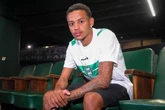 Cenas fortes: jogador do Coritiba é agredido com socos e garrafadas