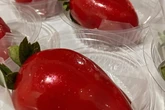 Fruto proibido? “Morango do amor” é marca registrada por fábrica de doces