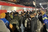 Duas linhas de trem amanhecem com lentidão após falha em equipamento
