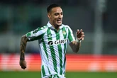 Antony está próximo de deixar United e retornar ao Betis, diz jornal