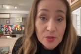 Vídeo: Sônia Abrão se revolta com boatos de substituir Cátia Fonseca