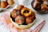 Bolinho de chuva tem gostinho de “casa de avó”; aprenda a receita