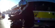 PM de folga pega carona com motociclista e acha carro roubado no DF