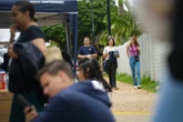 Cota para trans em universidade federal vira caso de Justiça