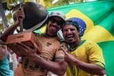 ÍItalo Ferreira parabeniza Yago Dora na web após título mundial da WSL