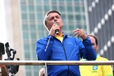 Bolsonaro culpa esquerda pelo 8/1 e diz que é processado por “fumaça de golpe”