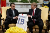 “Quem sou eu para dar conselho ao Trump” sobre tarifas, diz Bolsonaro