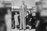Guinness divulga vídeo raro de homem mais alto da história. Assista