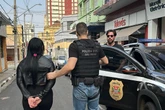 Mulher trans é presa após extorquir R$ 12 mil de cliente em programa