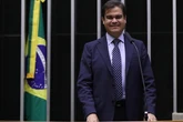 Deputado embarca em missão arriscada para tentar tirar pai de Israel