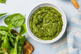 Molho pesto com toque brasileiro: receita da chef Renata La Porta