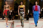 Dario Vitale estreia a Versace com referências ao legado de Gianni