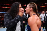 Kayla Harrison projeta duelo com Amanda Nunes pelo cinturão dos galos