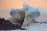SC tem alerta vermelho para ciclone extratropical com ondas de até 6m