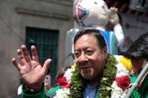 Dois candidatos de direita lideram pesquisas na Bolívia