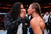 UFC 316: Kayla Harrison conquista cinturão e desafia Amanda Nunes