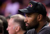Ex-NBA faz gesto obsceno e briga com torcedor em Porto Rico. Assita