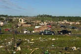 Tornados causam mais de 20 mortes no sul dos Estados Unidos. Vídeo