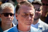 Bolsonaro dorme devido a remédios e retorna a Brasília após passar mal