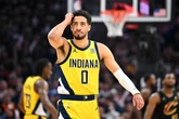 Jogador dos Pacers dá ingresso para torcedor hostilizado por rivais