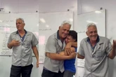 Vídeo: porteiro se emociona com convite para ser padrinho de formatura