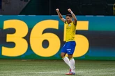 De virada, Palmeiras atropela Bragantino e mantém liderança