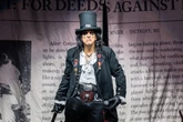 Fim de semana em SP: Alice Cooper, Iza, feira do livro e cine na praça