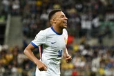 Mbappé alcança vice-artilharia da França e ultrapassa lenda do futebol
