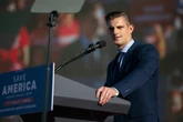 Auxiliar do “czar das criptomoedas” deixa governo Trump. Saiba quem é