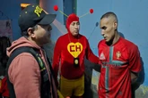 Policial se veste de Chapolin Colorado e prende traficantes no Peru