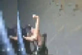 Travesti é espancada com soco, chute e puxão de cabelo. Veja vídeo
