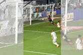 Neymar comemora gol inexistente contra o Internacional; confira