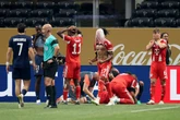 Vídeo: Musiala quebra o pé em divida com Donnarumma