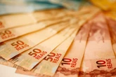 Ibaneis sanciona lei que flexibiliza negociação de dívidas com o GDF