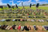 Ato por visibilidade à síndrome rara espalha 950 sapatos na Esplanada