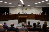 STF quer julgar Eduardo e Jair Bolsonaro por coação em breve