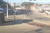 Mulher atropela ex-marido após ser agredida em motel horas antes. Veja