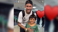 Filho de Cano tira foto com Neymar e dorme com camisa do craque. Veja