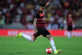 Após grave lesão, Flamengo atualiza quadro de Erick Pulgar. Confira
