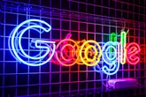 Dona do Google incluirá multa bilionária da UE em balanço. Ação cai