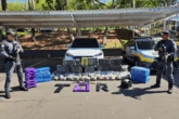 Trio é preso com submetralhadora e quase 400 kg de drogas no interior