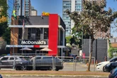 Faria Lima: briga por leito de rio envolve Prefeitura e até McDonald’s