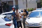 Barraco em Águas Claras entre mulher e motoboy tem tapa na cara: “Piranha”