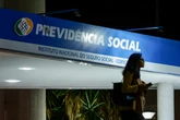 Farra do INSS: baixa procura marca início de contestações de descontos
