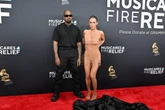 Esposa de Kanye West, Bianca Censori volta a causar com seminudez