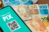 Pix fora do ar? Usuários relatam instabilidade em dia de pane na AWS