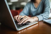 Cursos de saúde EaD podem comprometer formação, dizem especialistas
