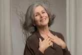 Irene Ravache celebra homenagem no teatro e fala sobre retorno à TV