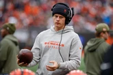 Joe Burrow avança em recuperação na NFL; Titans dispensa Diggs