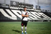 Vasco é impedido de contratar jogadores por dívida com time argentino